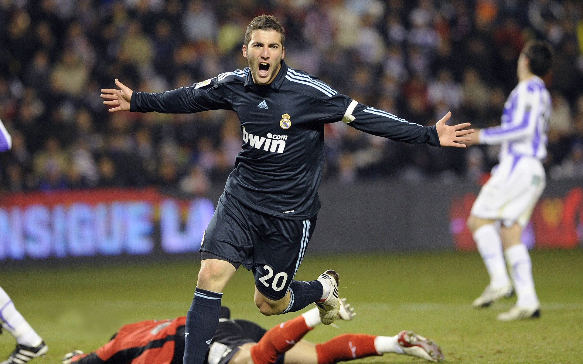 开云esports-欧冠“明星制造机”,那些在比赛中爆红的球员,欧冠有哪些明星